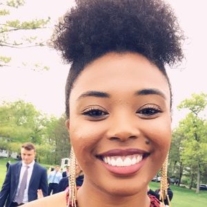 Meet your Posher, Olivia